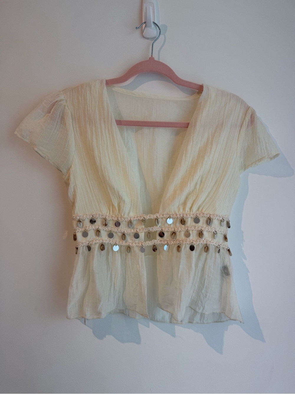 Light Yellow V-Neck Short Sleeve Women's Top - Picture 4 of 5